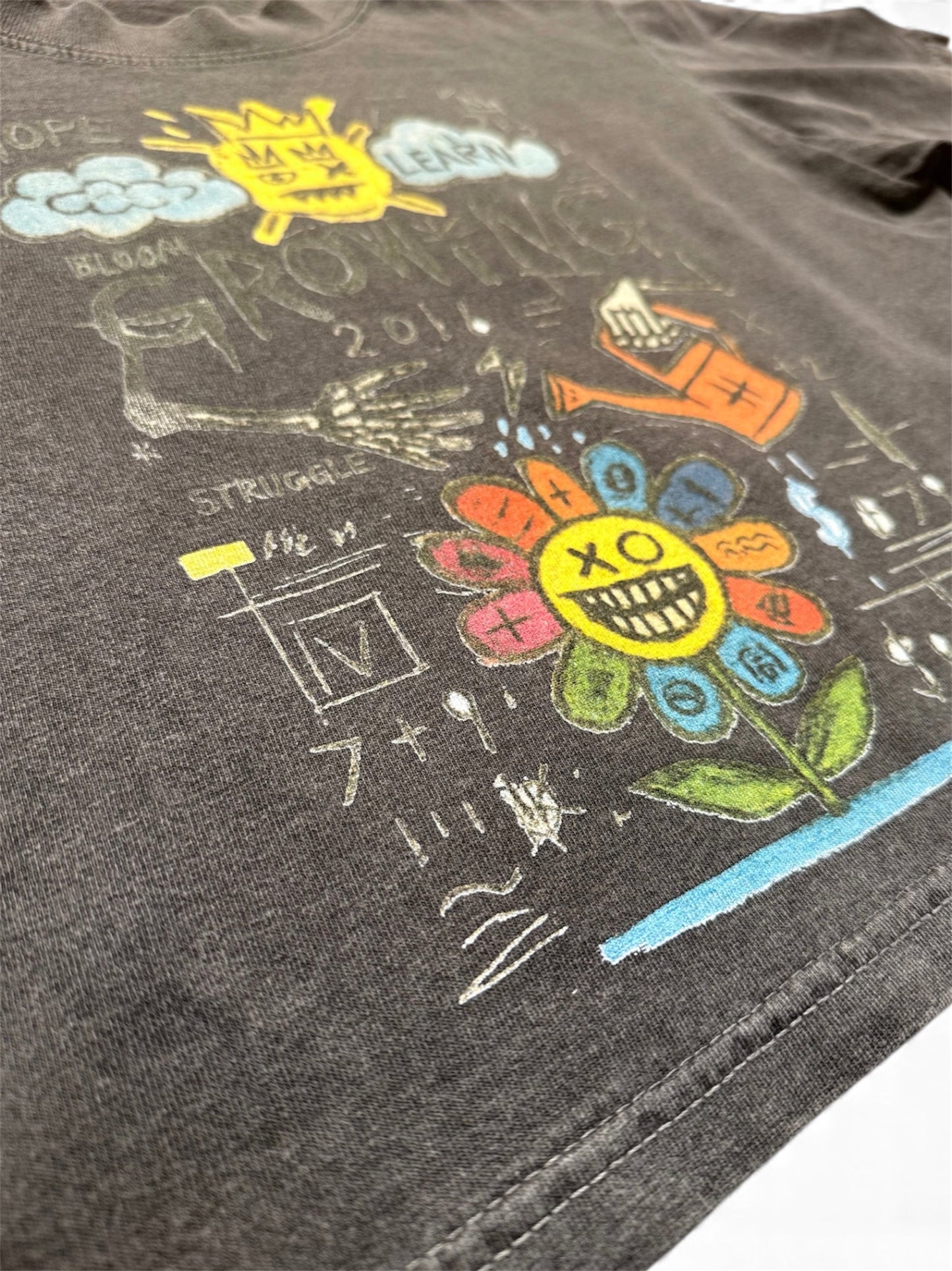 GROWiNG HAND-DRAWN CROP T-SHiRT