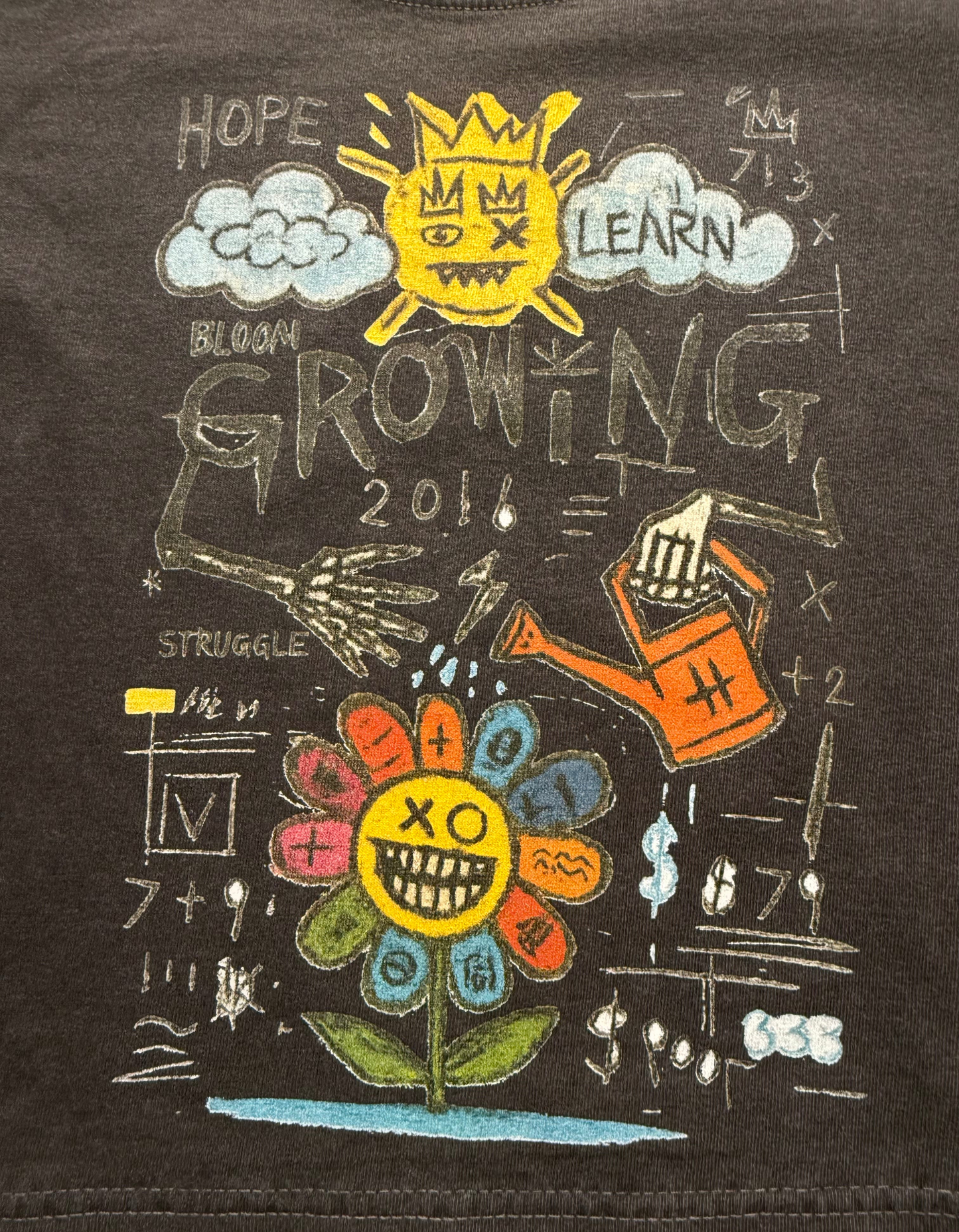 GROWiNG HAND-DRAWN CROP T-SHiRT