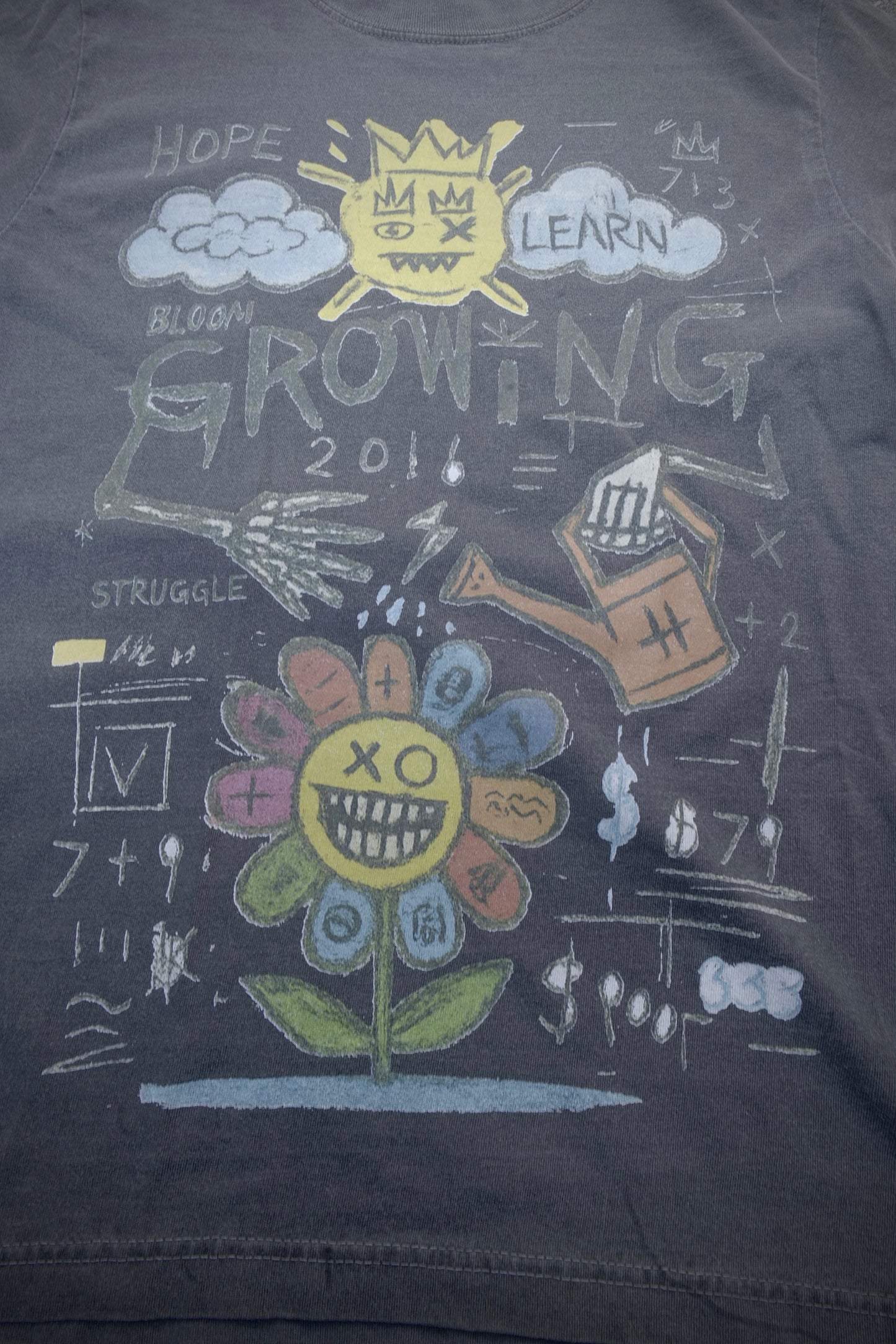 GROWiNG HAND-DRAWN T-SHiRT